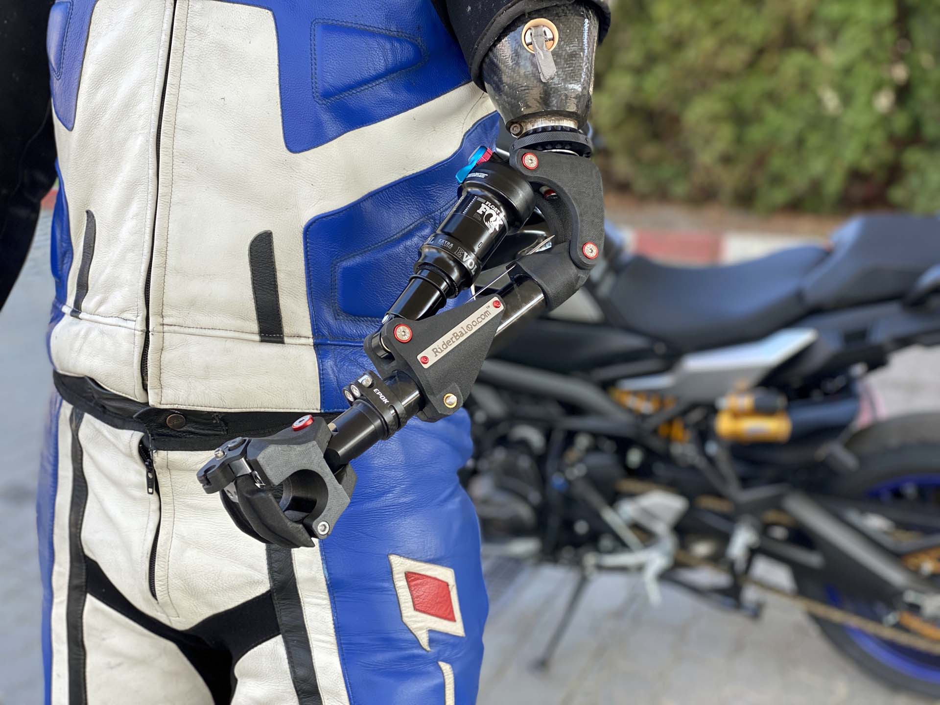 Rider Baloo: la forza di un campione che ha reinventato la guida con una protesi oleodinamica